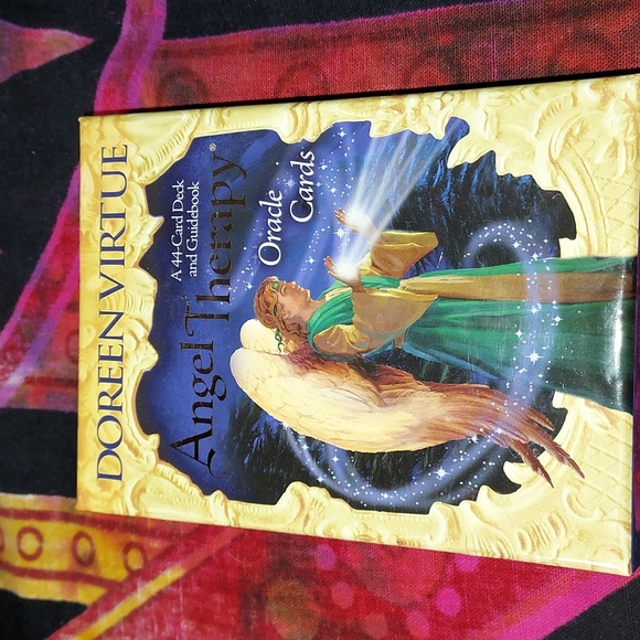 Doreen Virtue Angel Therapy Oracle Cards in Original Box 2008 Like New - Picture 9 of 9